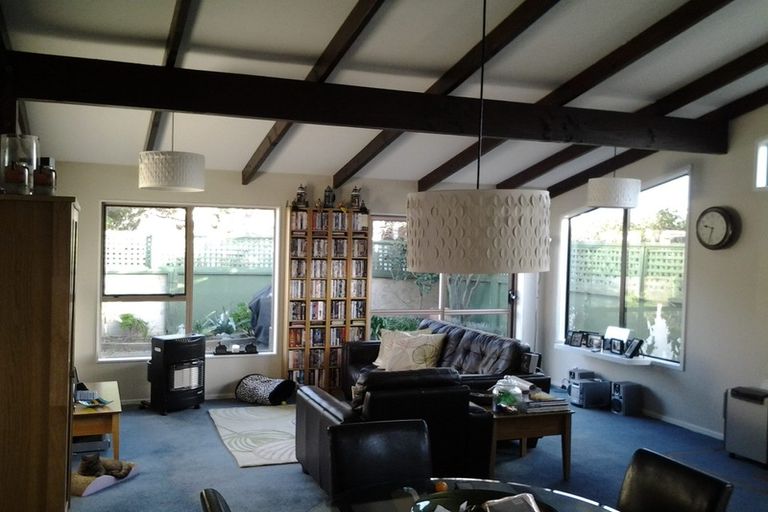 Photo of property in 84a Endeavour Street, Lyall Bay, Wellington, 6022