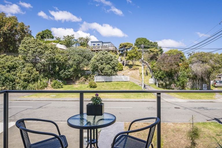 Photo of property in 37a Tiromoana Road, Raumati South, Paraparaumu, 5032