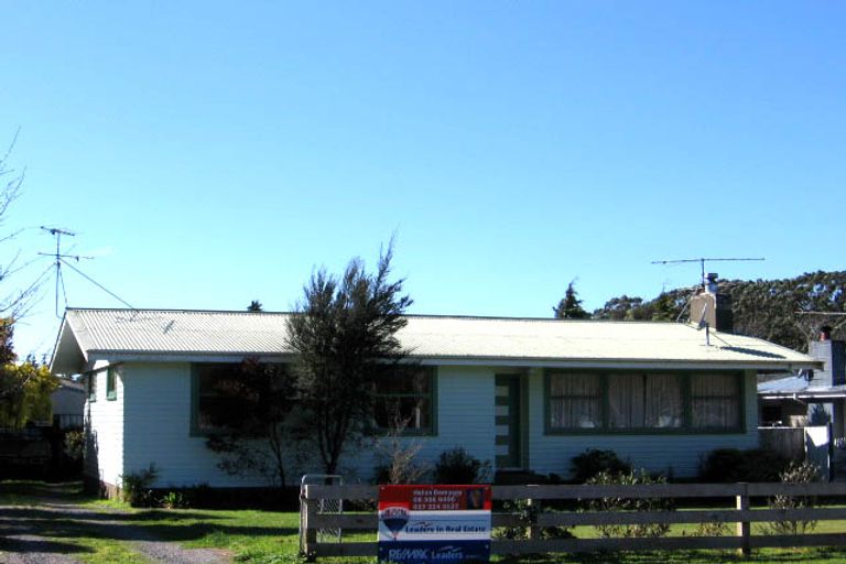 Photo of property in 6 Churchill Crescent, Featherston, 5710