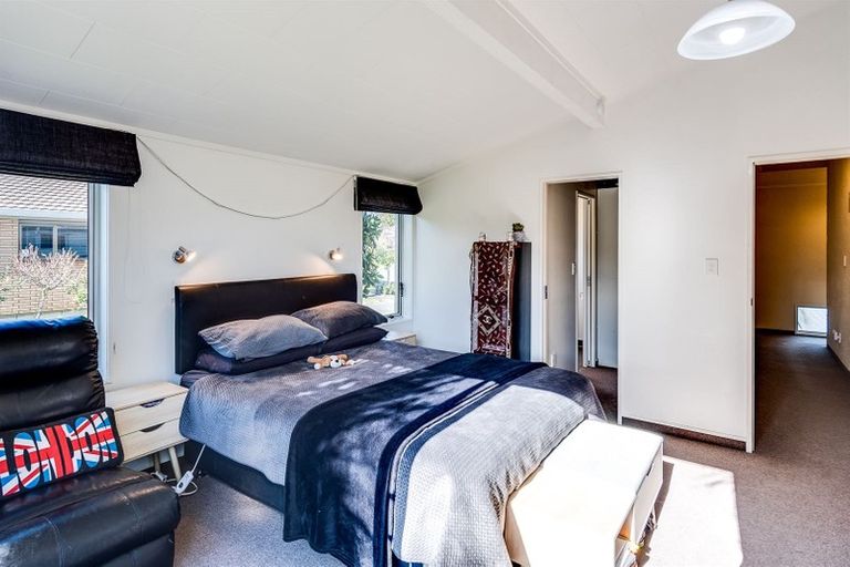 Photo of property in 17 Upham Crescent, Taradale, Napier, 4112