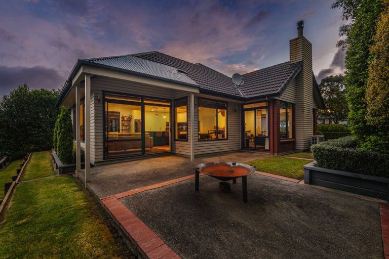 Photo of property in 63 Ruapehu Drive, Fitzherbert, Palmerston North, 4410