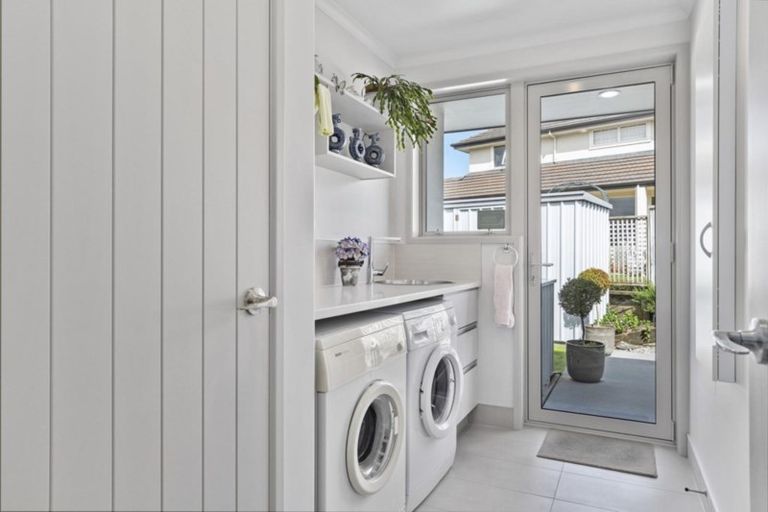 Photo of property in 1 Sherborne Close, Bethlehem, Tauranga, 3110