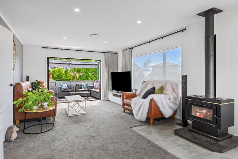 Photo of property in 10a Hayley Grove, Papamoa Beach, Papamoa, 3118