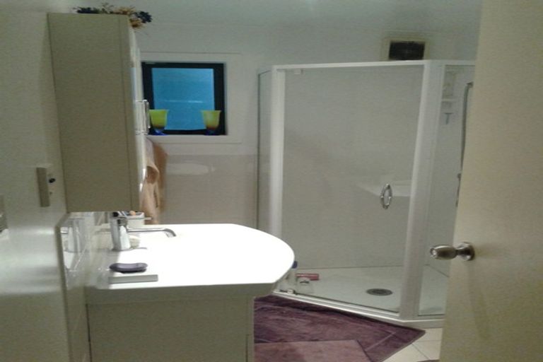 Photo of property in 3 Oswald Crescent, Paparangi, Wellington, 6037