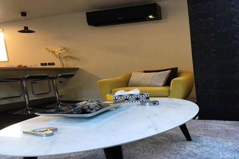 Photo of property in 17 Palliser Road, Roseneath, Wellington, 6011