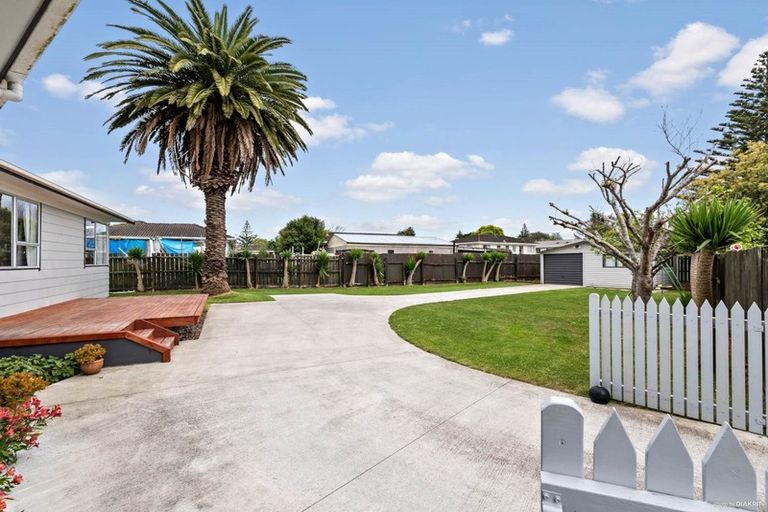 Photo of property in 43 Sunlands Drive, Manurewa, Auckland, 2102