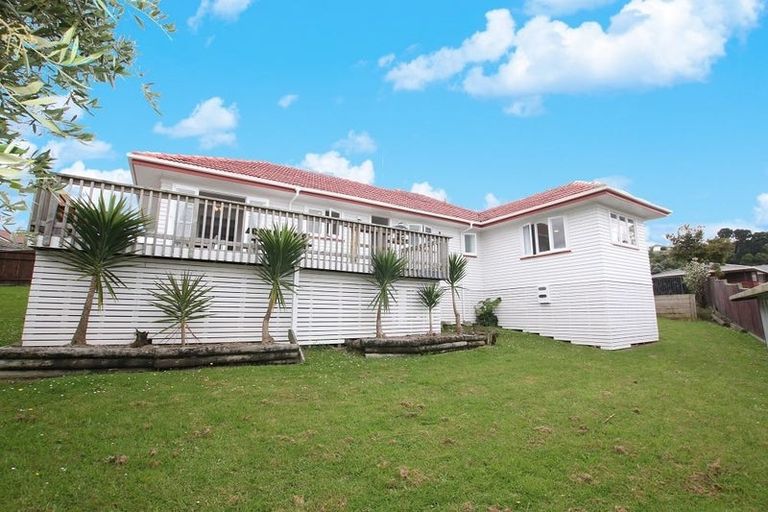 Photo of property in 77 West Harbour Drive, West Harbour, Auckland, 0618