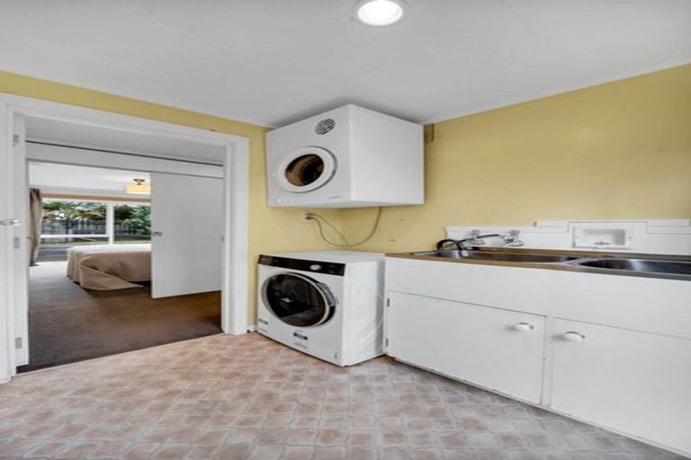 Photo of property in 6 Snowden Place, Opaheke, Papakura, 2113