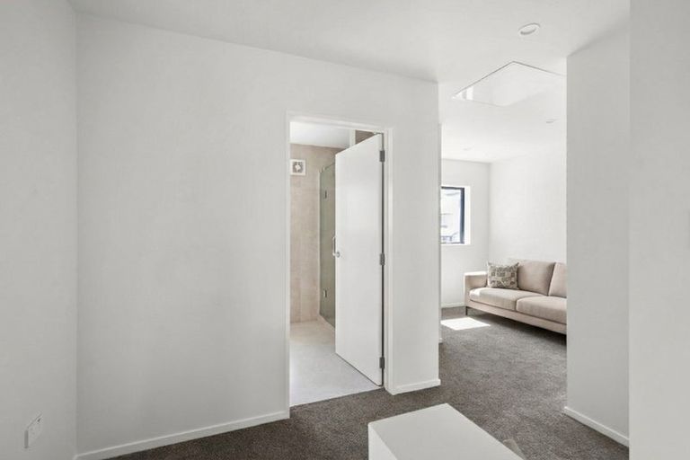 Photo of property in 19 Earlsworth Road, Mangere East, Auckland, 2024
