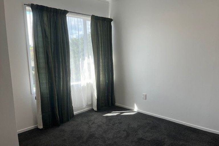 Photo of property in 24 Hurstbourn Priors, Goodwood Heights, Auckland, 2105