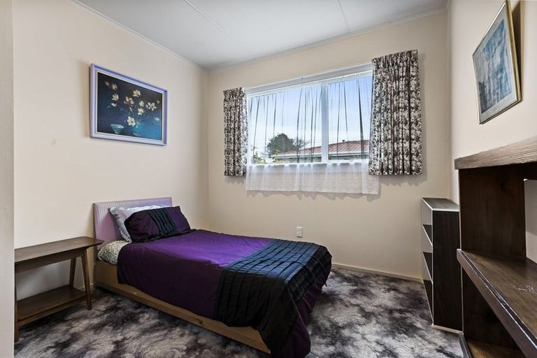 Photo of property in 15 Walsh Road, Westown, New Plymouth, 4310