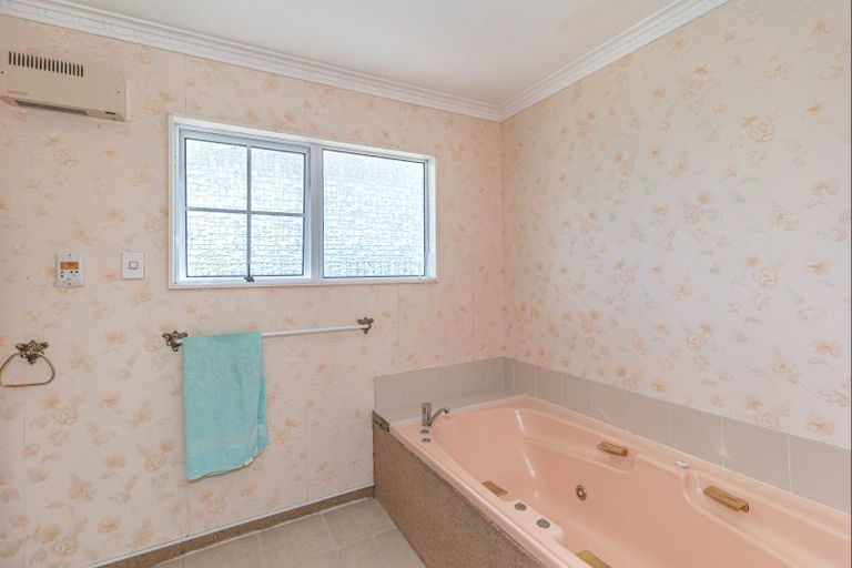 Photo of property in 140 Mako Mako Road, Levin, 5510