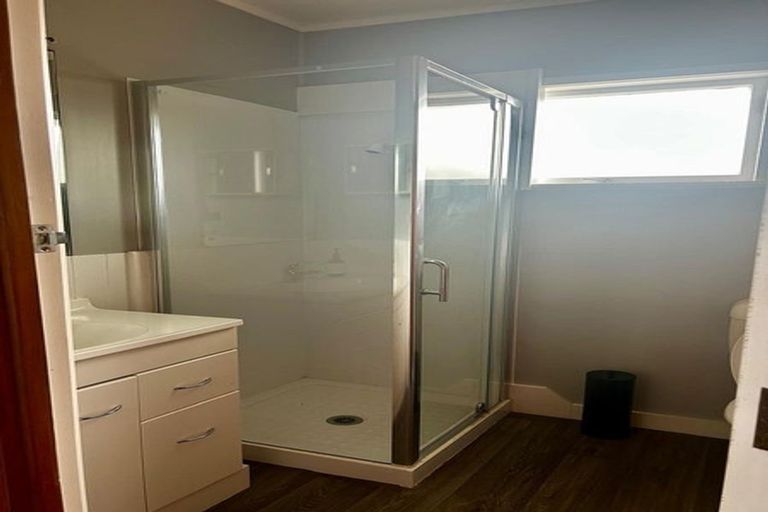Photo of property in 1/32 Dale Crescent, Pakuranga, Auckland, 2010