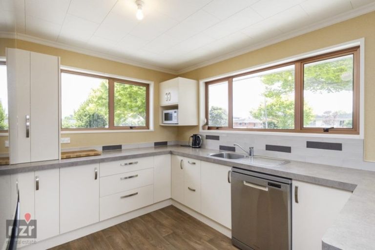 Photo of property in 23a John F Kennedy Drive, Milson, Palmerston North, 4414