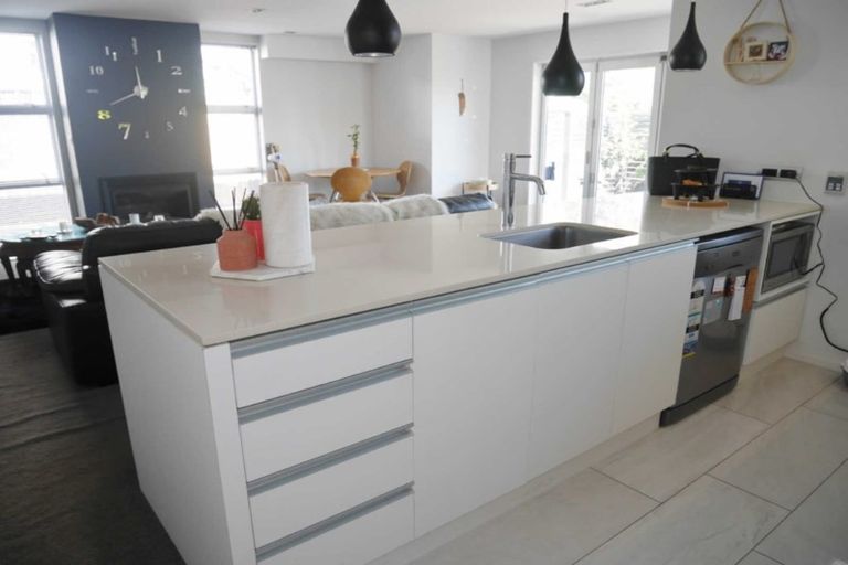 Photo of property in 142 Bishop Street, St Albans, Christchurch, 8014