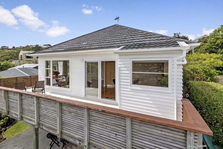 Photo of property in 141 Nevay Road, Miramar, Wellington, 6022