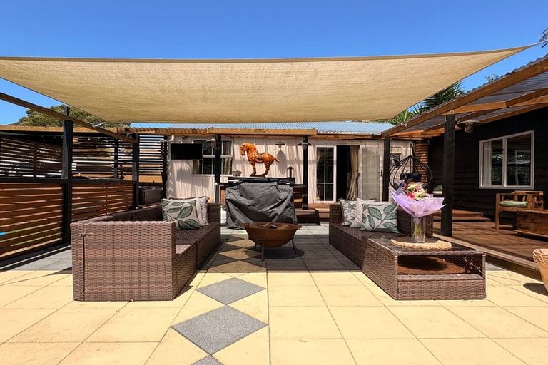 Photo of property in 140 Mako Mako Road, Levin, 5510