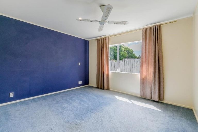 Photo of property in 28 Drome View Place, Beach Haven, Auckland, 0626