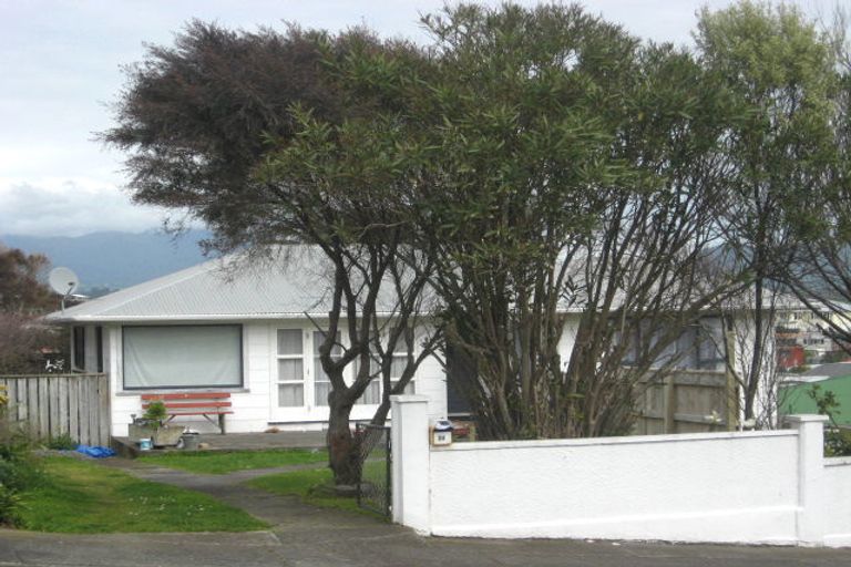 Photo of property in 34 Simons Street, Moturoa, New Plymouth, 4310