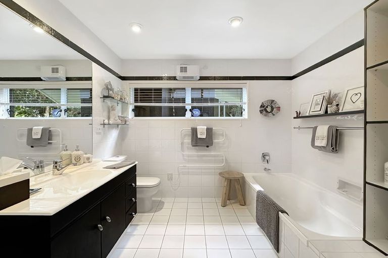 Photo of property in 13 English Bay Road, Opua, 0200