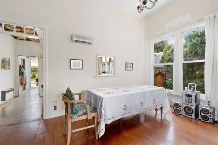 Photo of property in 1/1 Owens Road, Devonport, Auckland, 0624