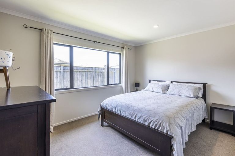 Photo of property in 24 Brooklyn Heights Drive, Kelvin Grove, Palmerston North, 4414
