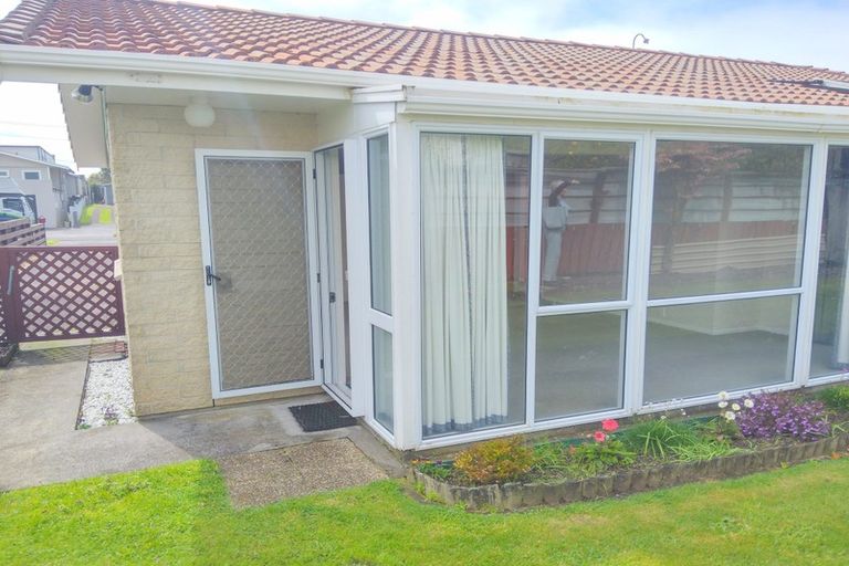 Photo of property in 2/12 Newton Street, Fitzroy, New Plymouth, 4312