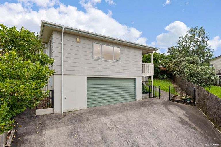 Photo of property in 2/36 Elizabeth Drive, West Harbour, Auckland, 0618