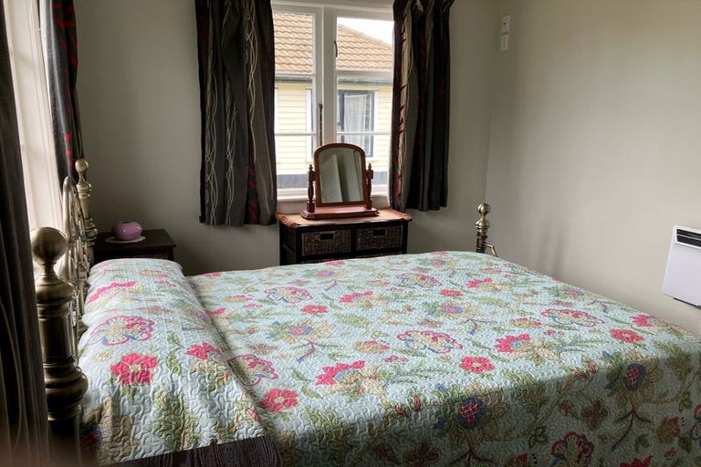 Photo of property in 24 Johnson Street, Milton, 9220