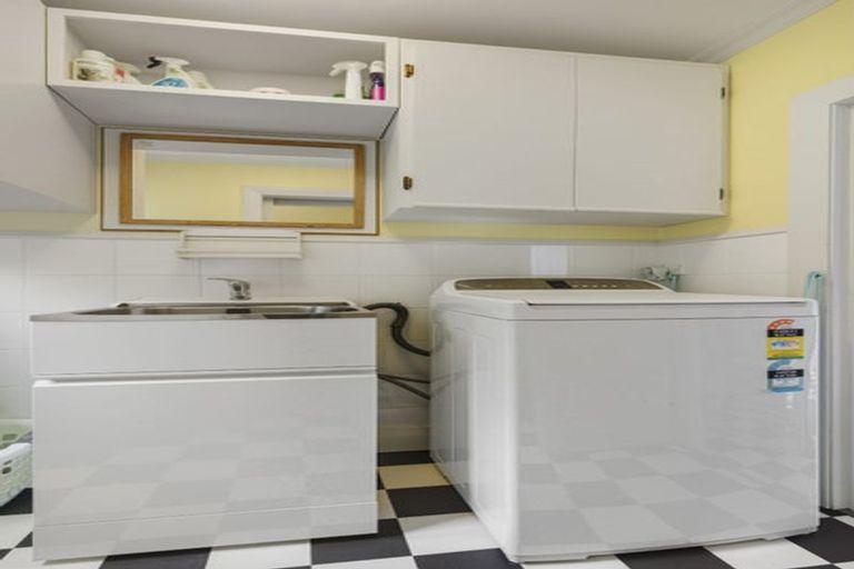 Photo of property in 34 Eglinton Road, The Glen, Dunedin, 9011