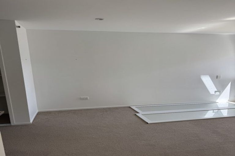 Photo of property in 83 Fernhill Way, Oteha, Auckland, 0632