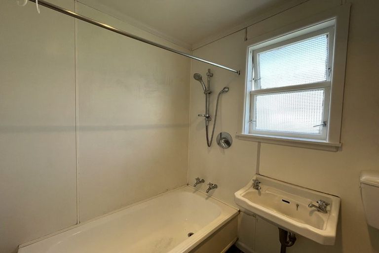 Photo of property in 443b Dalcross Street, Mayfair, Hastings, 4122