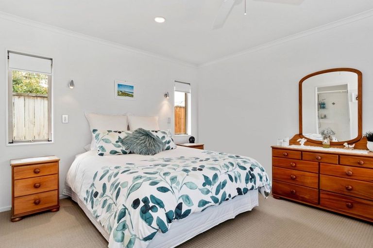 Photo of property in 18 Saint Clair Place, Papamoa Beach, Papamoa, 3118
