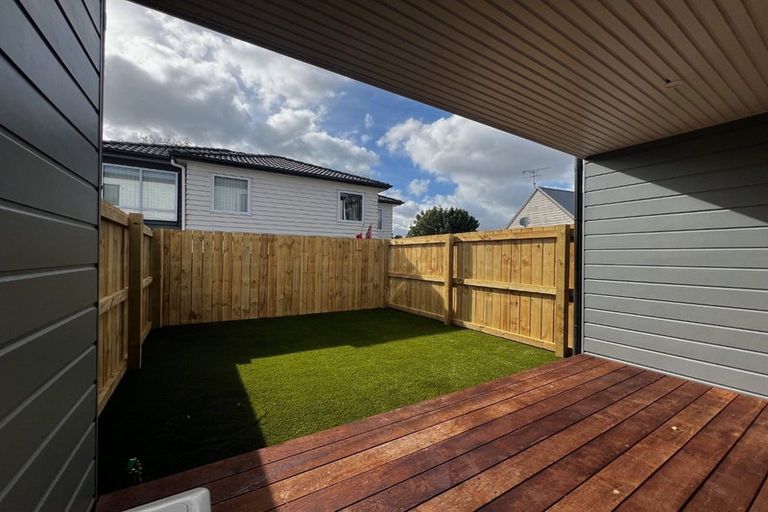 Photo of property in 6/21 Divich Avenue, Te Atatu South, Auckland, 0610