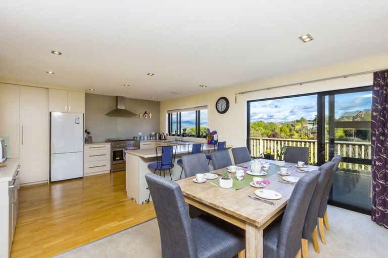 Photo of property in 98 Kirton Drive, Riverstone Terraces, Upper Hutt, 5018
