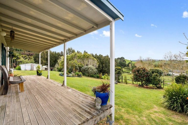 Photo of property in 105 Gorge Road, Maungaturoto, 0520