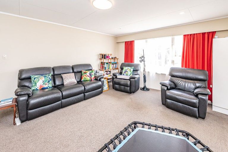 Photo of property in 14 Saunders Place, Gonville, Whanganui, 4501