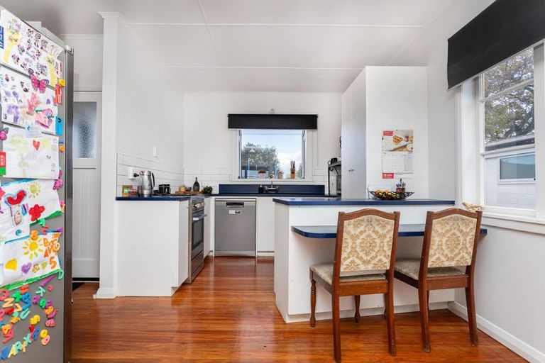 Photo of property in 35 Guy Street, Dannevirke, 4930