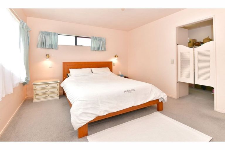 Photo of property in 27 Maygrove Drive, Orewa, 0931