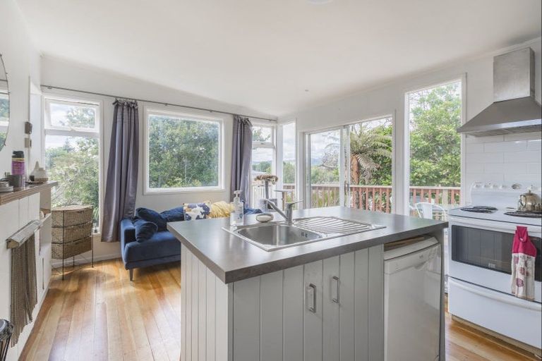 Photo of property in 14 Kowhai Grove, Raumati Beach, Paraparaumu, 5032