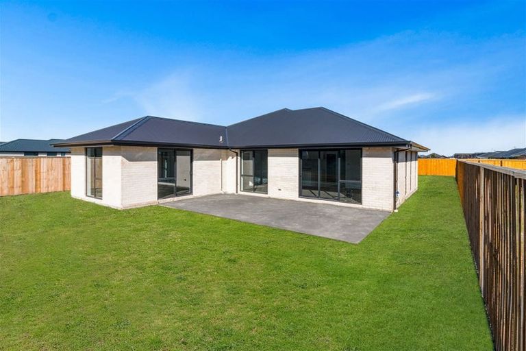 Photo of property in 15 Fountain Place, Rolleston, 7614