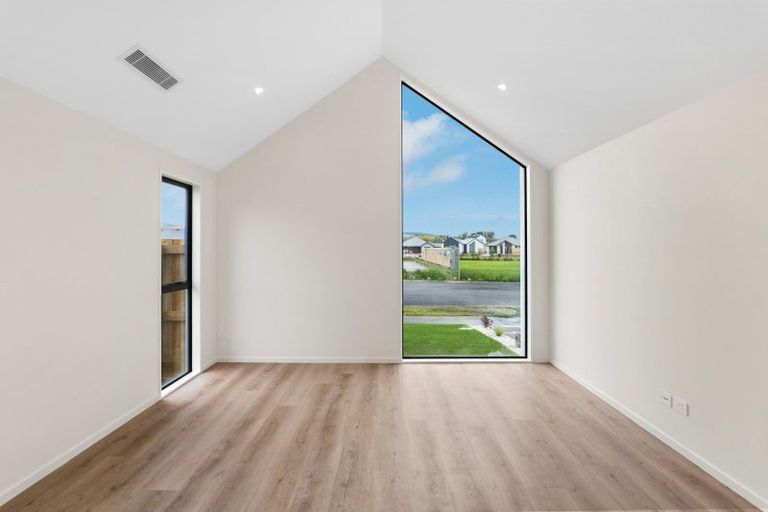 Photo of property in 52 Matamoe Drive, Halswell, 8025