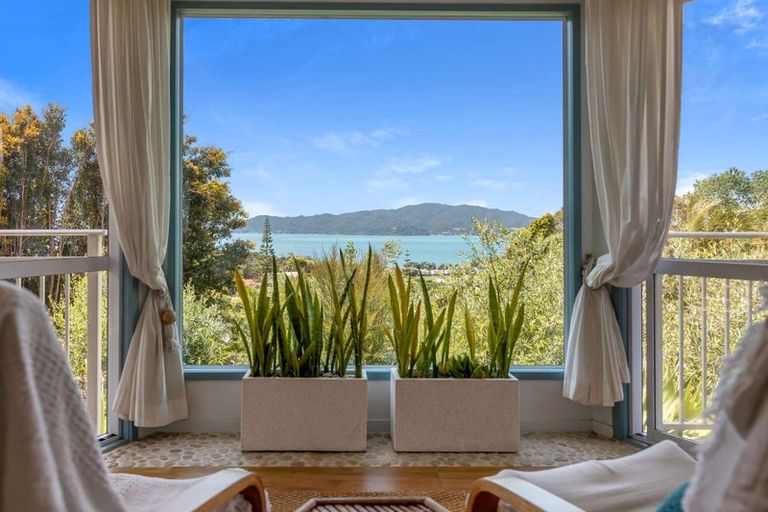 Photo of property in 105 Cable Bay Block Road, Cable Bay, 0420