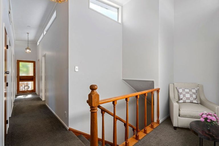 Photo of property in 1 Fyvie Avenue, Tawa, Wellington, 5028