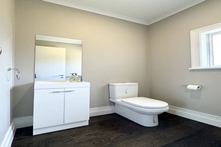 Photo of property in 8 Mural Place, Greenhithe, Auckland, 0632