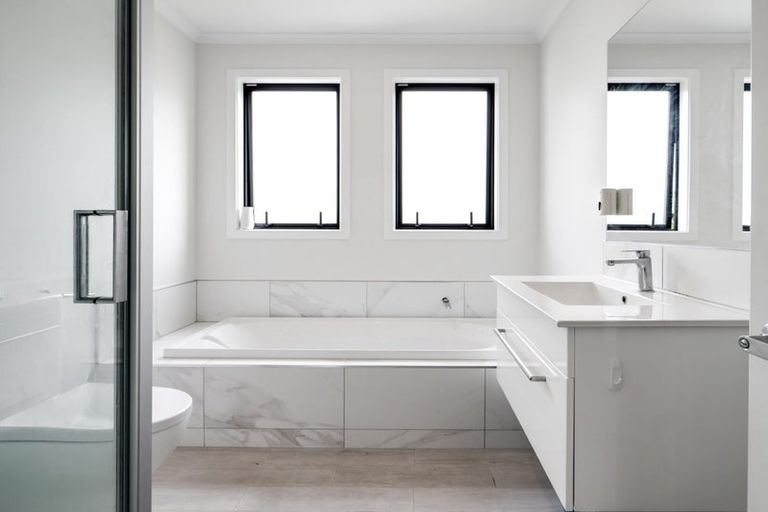 Photo of property in 17 Holmes Hanover Lane, Halswell, Christchurch, 8025