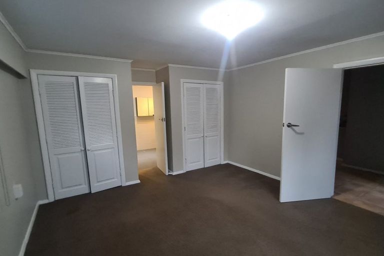 Photo of property in 18 Ranui Terrace, Tawa, Wellington, 5028