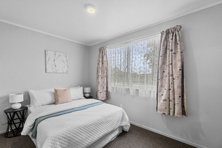 Photo of property in 1/18 Matipo Road, Te Atatu Peninsula, Auckland, 0610