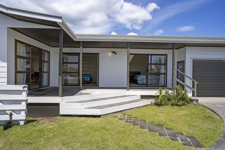 Photo of property in 128 Durrant Drive, Whangamata, 3620