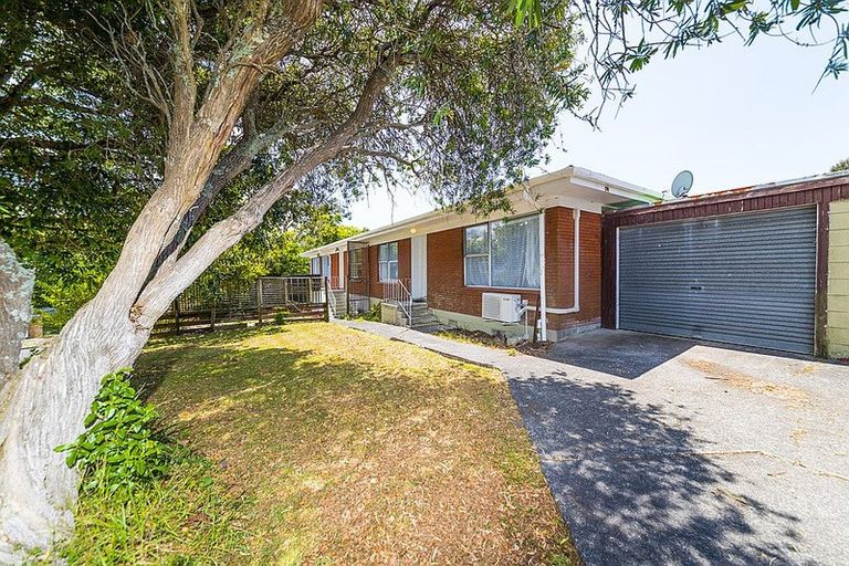 Photo of property in 2/1 Leigh Terrace, Bayview, Auckland, 0629